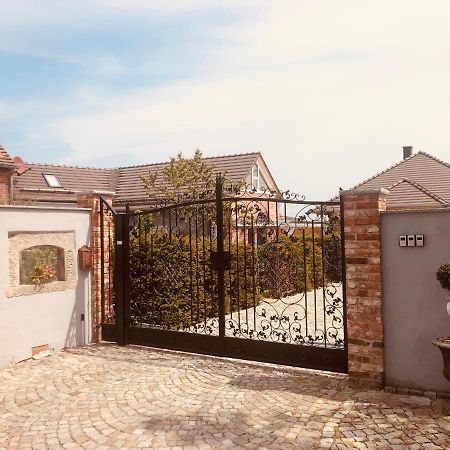 Alte Schmiede Mit Sauna, Pool Und Whirpool Im Aussenbereich Schoenstes Ferienhaus Der Lausitz Elsterheide Bagian luar foto