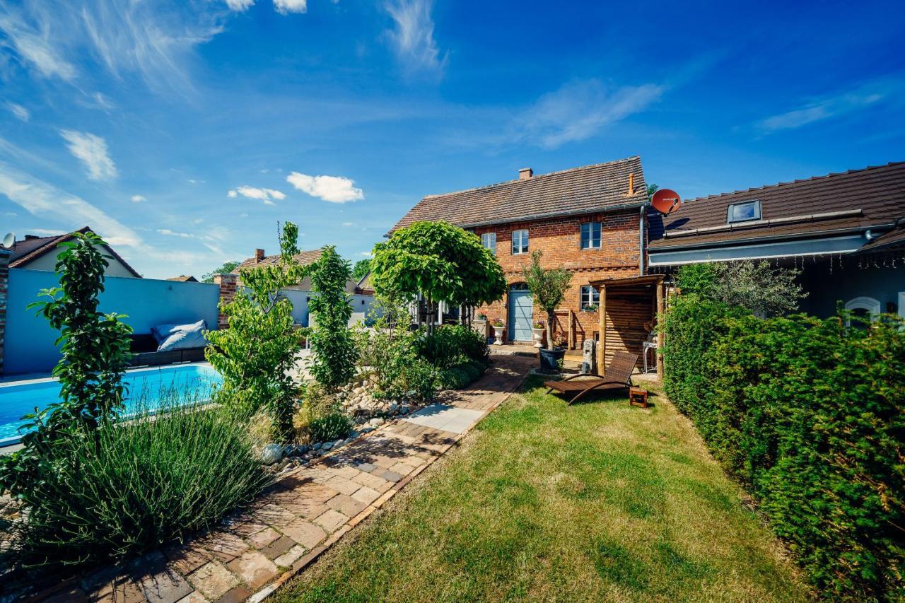 Alte Schmiede Mit Sauna, Pool Und Whirpool Im Aussenbereich Schoenstes Ferienhaus Der Lausitz Elsterheide Bagian luar foto